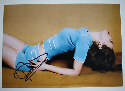 Phoebe Waller-Bridge signed  Sexy 20x30cm Foto Autogramm Autograph IP 2