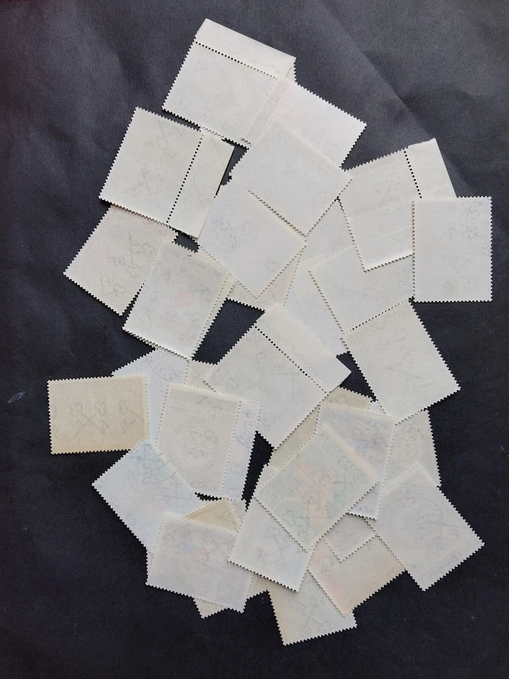 VATICAN Poste VATICANE LOT  used and UNUSED some with margins - Image 2 of 4