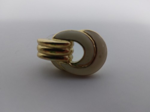 Vintage Crown Trifari Gold Tone Ivory Enamel Pierced Earrings - Picture 3 of 8