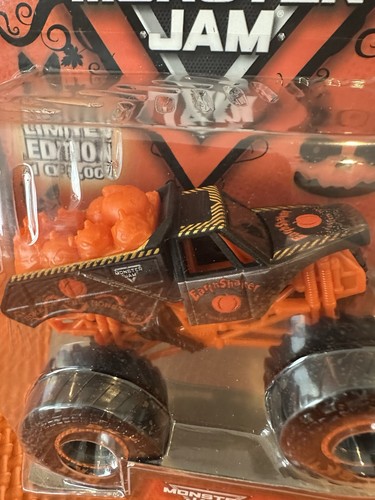 Monster Jam HALLOWEEN EARTH SHAKER PUMPKINS LIMITED EDITION 1/64 2023 - Picture 6 of 6