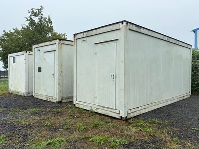 2 x Container gebraucht,  L  6,06 m  x  B  2,44 m, je  950 Euro