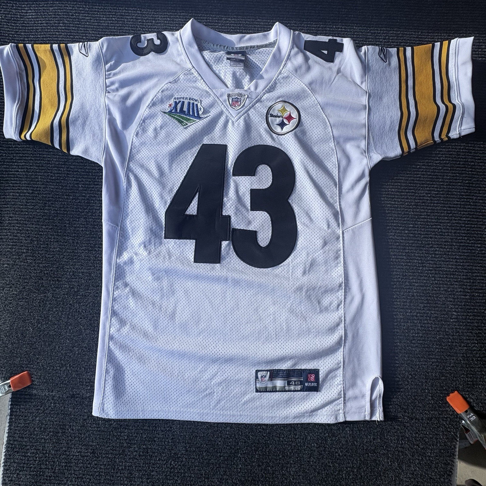 Picture 1 of 16