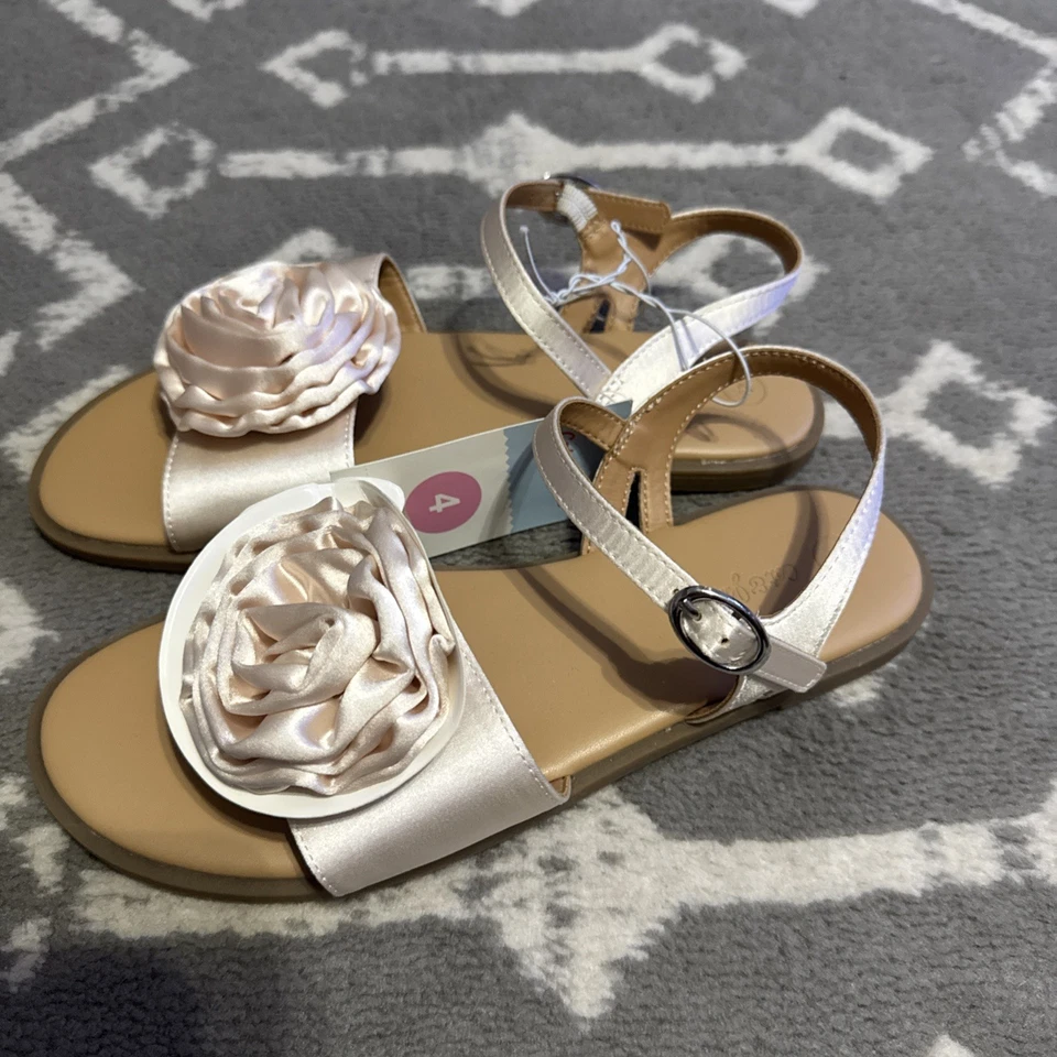 Sandalias con hebilla Teresa Cat & Jack para niñas pequeñas - marfil talla 4 nuevas con etiquetas Foto 2 de 4