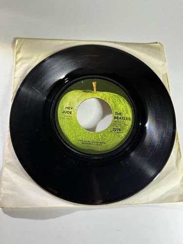 The Beatles – Hey Jude/Revolution 45 RPM Vinyl Single (Apple Records 2276, 1996)