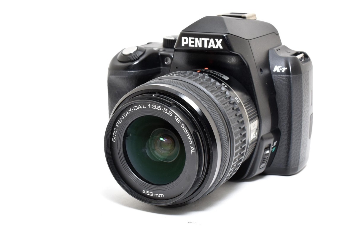 PENTAX K-r 12.4MP Digital SLR Camera Black Body w/18-55mm Lens Set