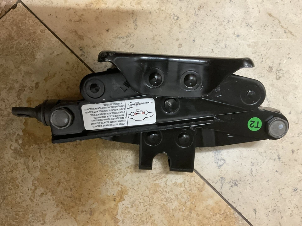 Оригинальный домкрат для шин Chevrolet Aveo 2004-2011 годов выпуска - Изображение 2 из 4