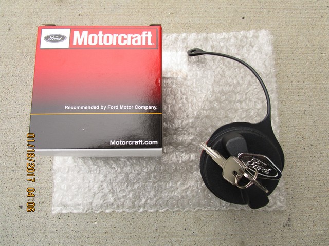01 Ford Explorer Sport Trac Fuel Gas Tank Filler Cap Tether Lock Key