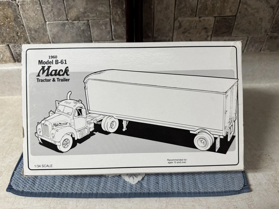 Remolque tractor Mack B-61 1960 vintage Sunshine Biscuits modelo fundido a presión 1:34 Foto 3 de 3