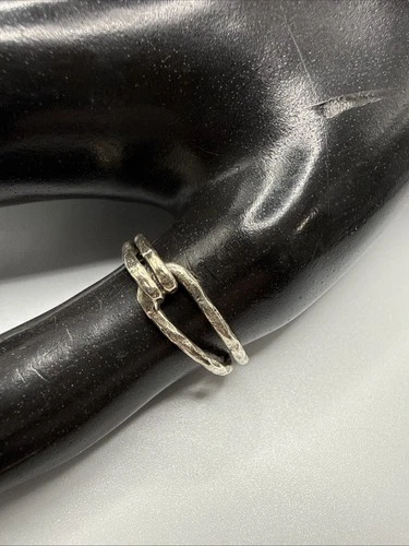 VTG 925 Sterling Silver Unique Ring. Size 10. Grams 3.5