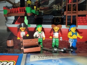 Lego 7075 Pirates Captain Redbeard's Pirate Ship 100% Complete w Instructions,