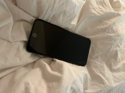 Apple iPhone 8 Plus - 64GB - Space Grau (Ohne Simlock) A1897 (GSM)