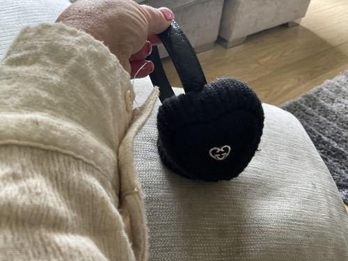 Genuine Gucci Black Wool Heart Kids Earmuffs On GG Embossed Headband - Picture 6 of 9