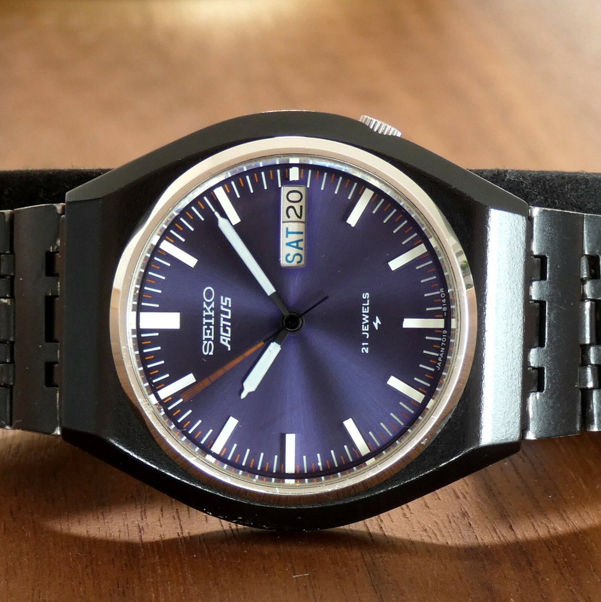セイコー ACTUS 7019-8120 21石 ブラックケース オートマチック セイコー ACTUS 7019-8120 21石 ブラックケース オートマチック