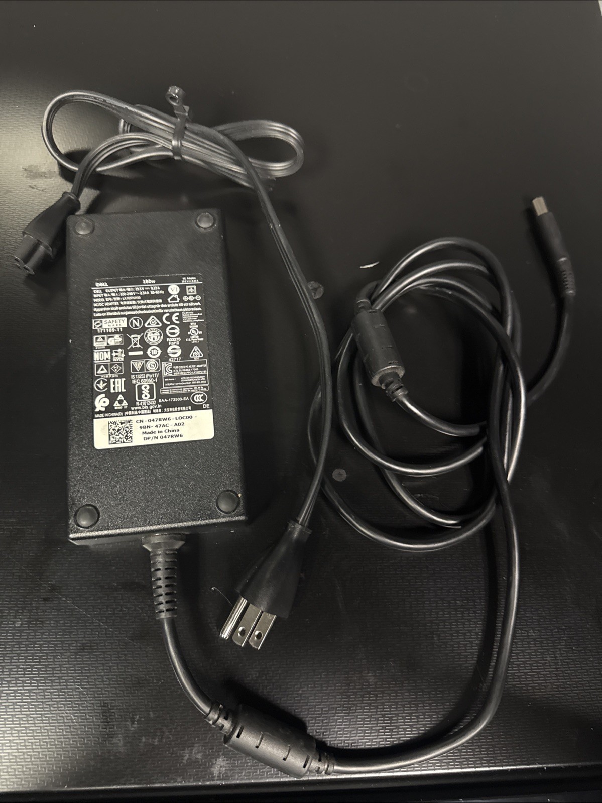Charger 19.5v 9.23a La180pm180 W/ Power Cord Tested