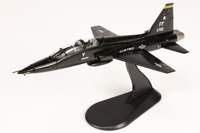 Hobby Master 1/72 T-38A Talon Airplane #62-3702 USAF 1st OG, 7th FTS Screamin