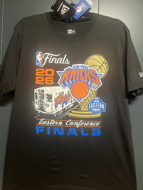 AUTHENTIC NEW ERA Men’s M NBA EASTERN CONFERENCE FINALS KNICKS OFFICIAL T-SHIRT