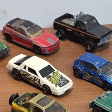HOT WHEELS - MATCHBOX  MIXED LOT OF 32 DIECAST CARS. AS IS. AUSSIE SELLER. 