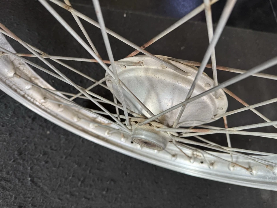 Bultaco Pursang 1974 rueda delantera $55 + envío Foto 3 de 4