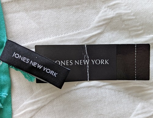 Scarf NWT Wrap Soft Viscose Lovely Green "Velvet Leaf" @70 x 20" Jones New York - Picture 3 of 11