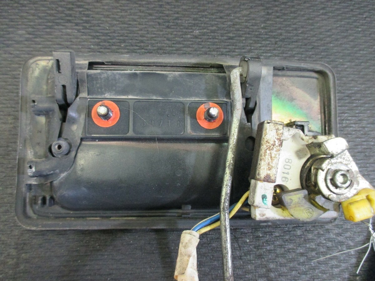 1987 Nissan 300ZX Passenger Right Outside Door Handle + Wires