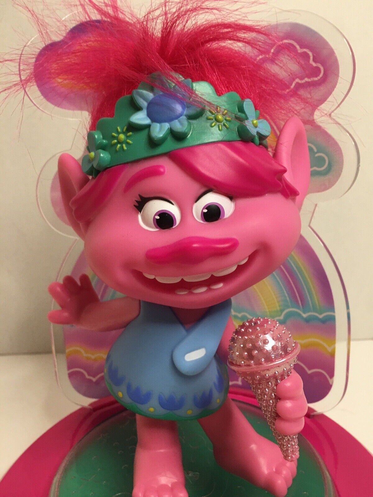 Boneca Trolls Poppy Cantora Pop – DreamToys