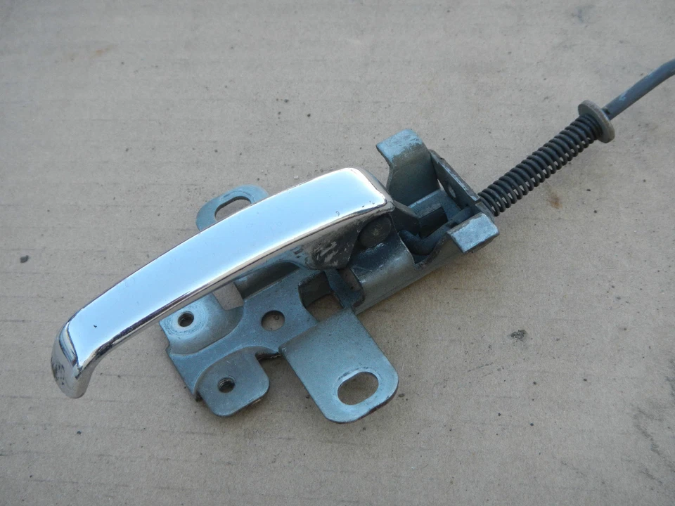 RIGHT HAND FRONT DOOR INTERIOR HANDLE 1980 80 NISSAN DATSUN 210 310 BLUEBIRD - Image 2 of 4