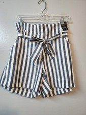 NWT New York Company Women Short Size 0 White Striped Belted Regular Bermuda