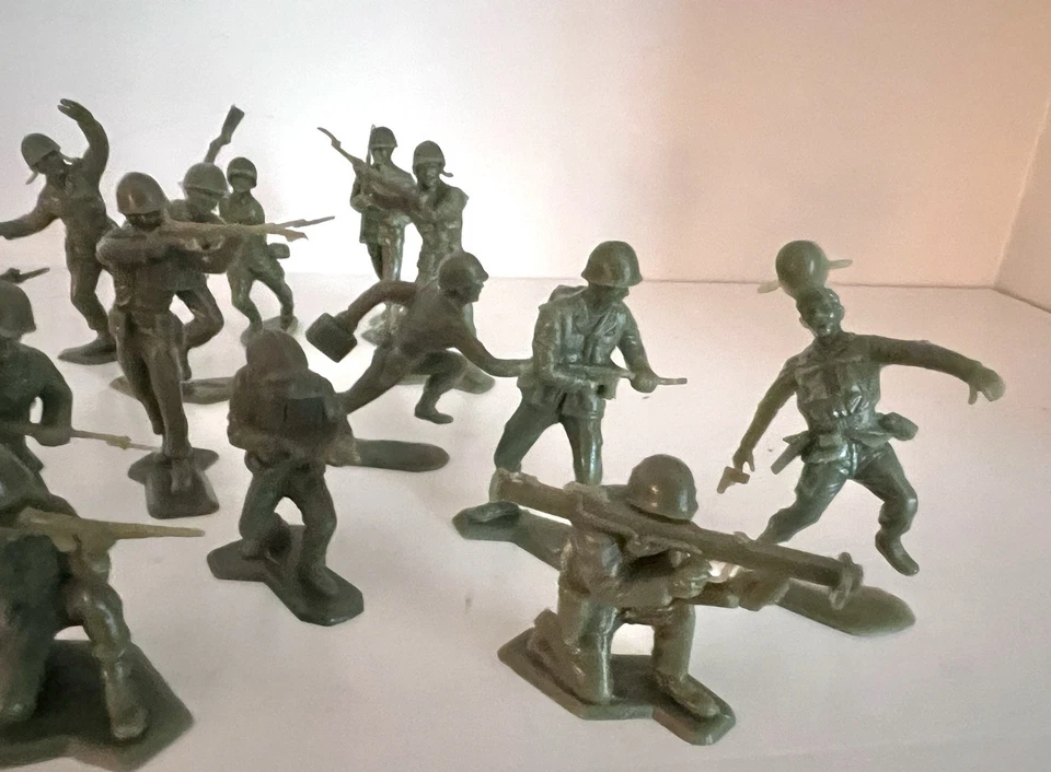 MARX BATTLEGROUND GI's e Infantes de Marina - LOTE DE 15 en 15 Poses - MUY BUENO - LOTE IMPERDIBLE Foto 4 de 4