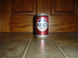 BUSCH LIGHT APPLE BEER Can LIMITED EDITION EMPTY Collectible 12 oz Man CAVE item