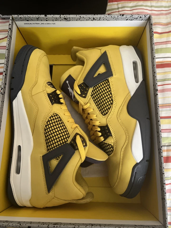 Talla 11 - Jordan 4 Retro Mid Lightning Foto 3 de 4