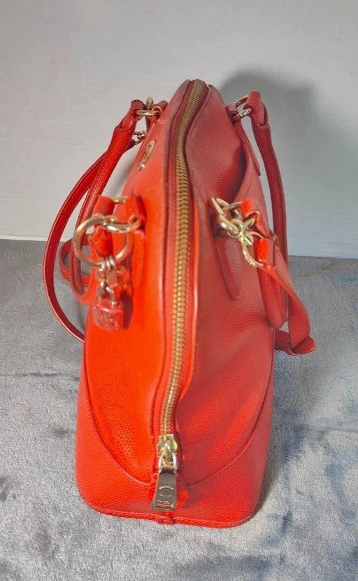 Borsa a tracolla borsa a tracolla Coach Cora in pelle incrociata rossa con cupola