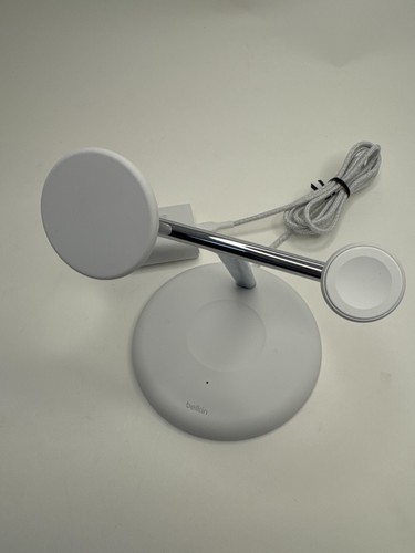 Belkin BoostCharge Pro 3-in-1 Magnetic Charging Stand White iphone 16 17 watch