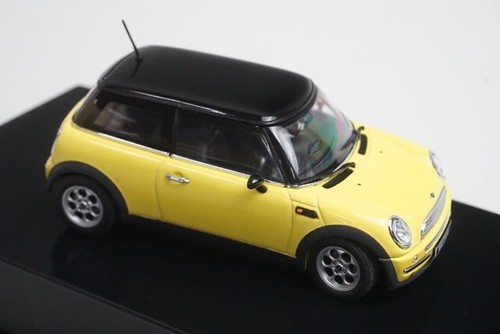 1:43 AUTOart 54826 BMW Mini Cooper Yellow model car - Picture 3 of 8