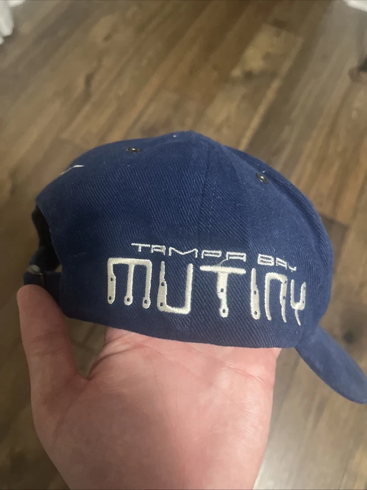 Vintage 1990s Tampa Bay Mutiny Nike Hat MLS Soccer Navy Strapback - Image 4 of 4