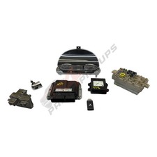 2018 Mitsubishi L200 Warrior Automatic ECU Kit & Lockset 2015-2019 1860D153