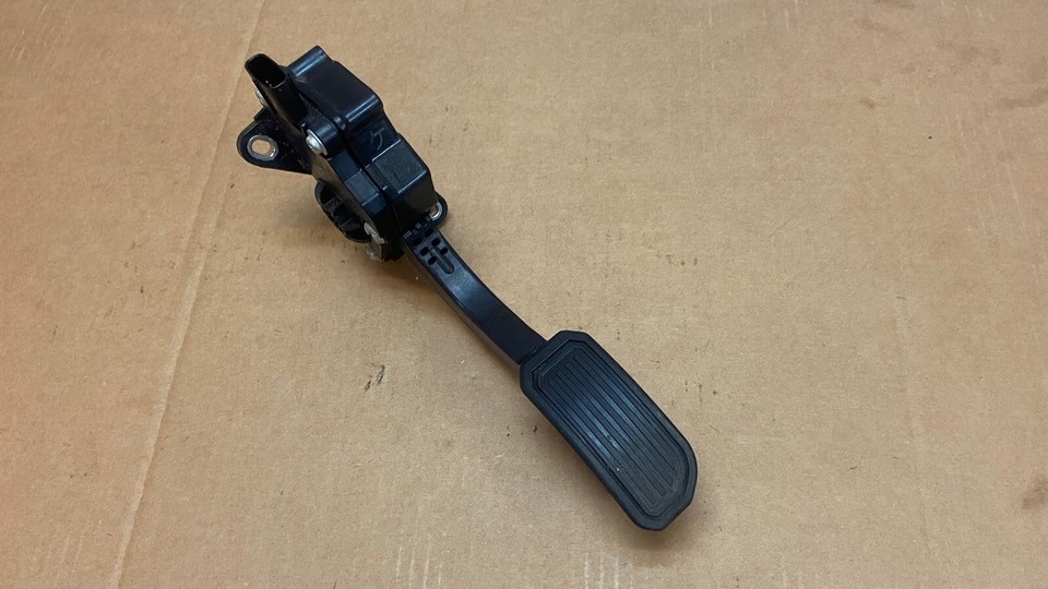 2010 2011 2012 2013 2014 2015 Toyota Prius Prius V Gas Accelerator