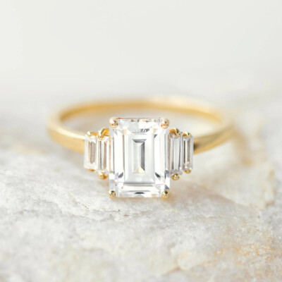 Minimalist 1.75Ct White Emerald Cut CZ-Stone Wedding Bridal Ring In 925 Silver