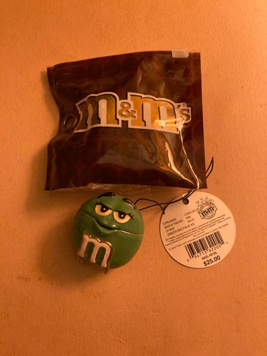 GREEN M&M MONET JEWELRY TRINKET BOX BIG FACE ENAMELED NWT $25 - Picture 4 of 4