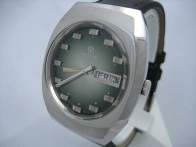 NOS NEW VINTAGE WATER RESIST AUTOMATIC WITH DATE MEN'S REVUE ANALOG WATCH 1960' 