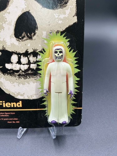 Super 7 ReAction MISFITS The Fiend Figure Glow in the Dark Remco Crimson Ghost - Picture 2 of 8