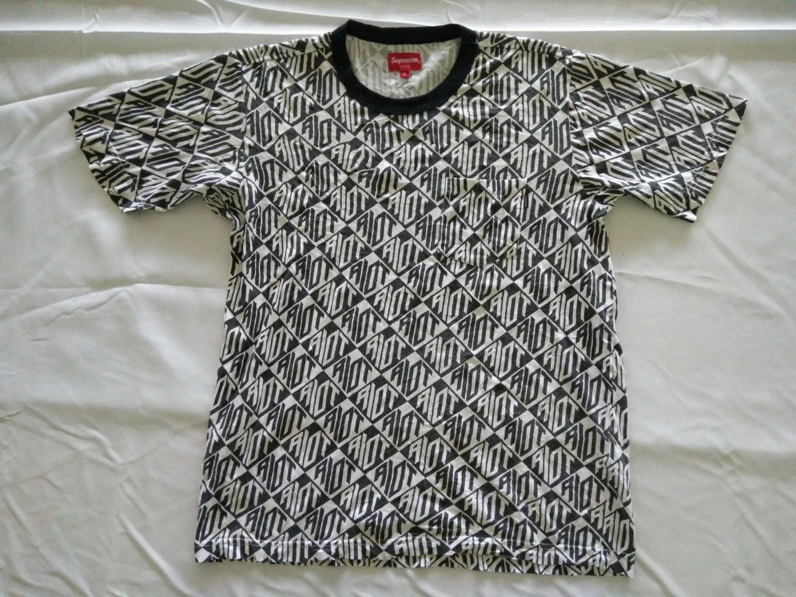 T shirt de poche Supreme Riot SS14 2014 manches courtes S