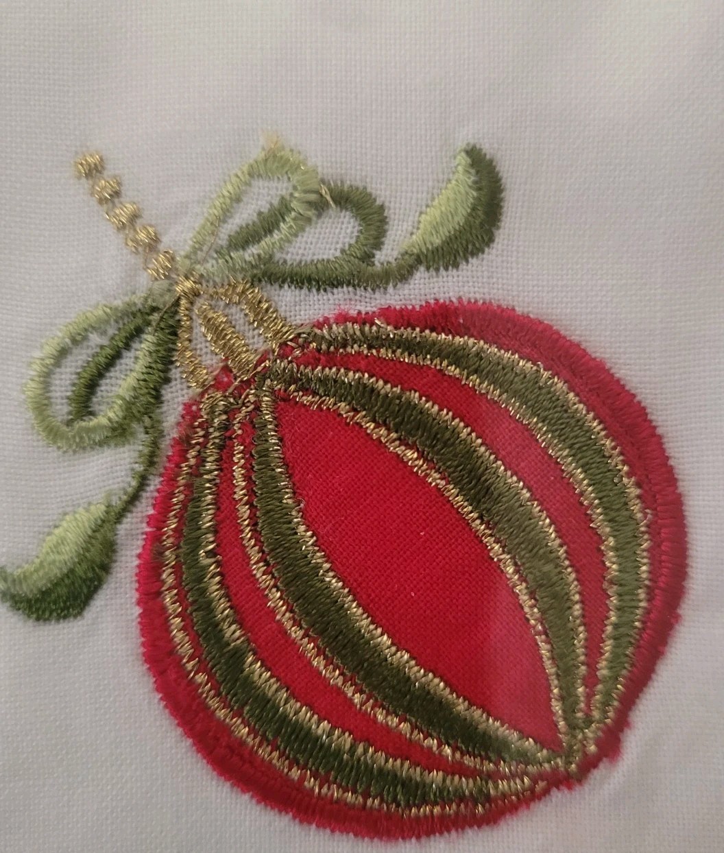 Christmas Napkins New In Pkg 4 Embroidered Ornaments Cotton Bed Bath & Beyond 