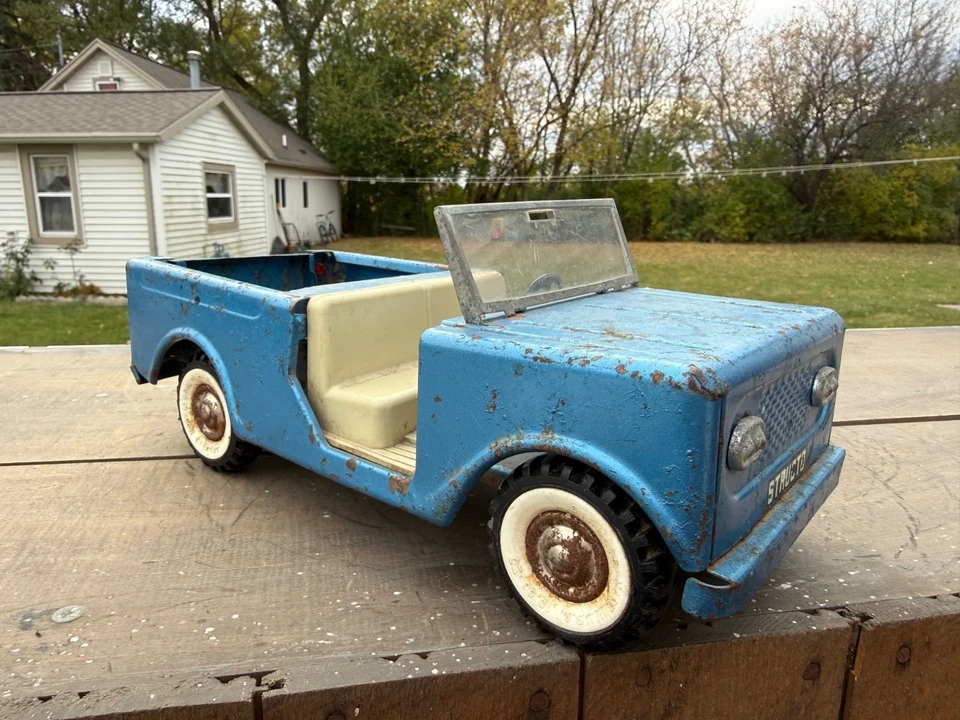 Vintage Structo International Scout Blue Jeep Pressed Steel Toy - Image 4 of 4