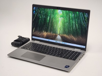 Dell Latitude 5530 15'' Laptop i7-1265U 1.8GHz Iris Xe 16GB 256GB Win 11 Pro