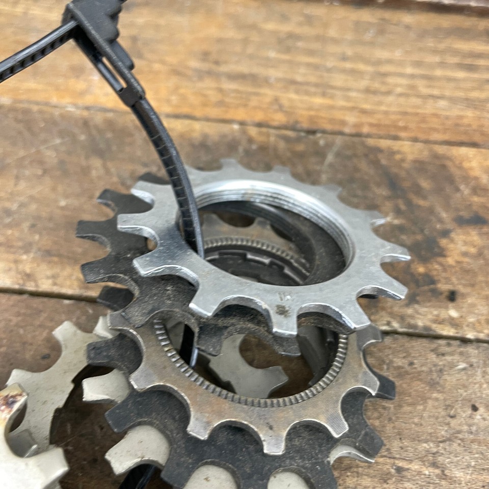 Vintage Shimano UNIGLIDE Cog Lot Cassette PARTS Lock Nut Threaded Cogs ...