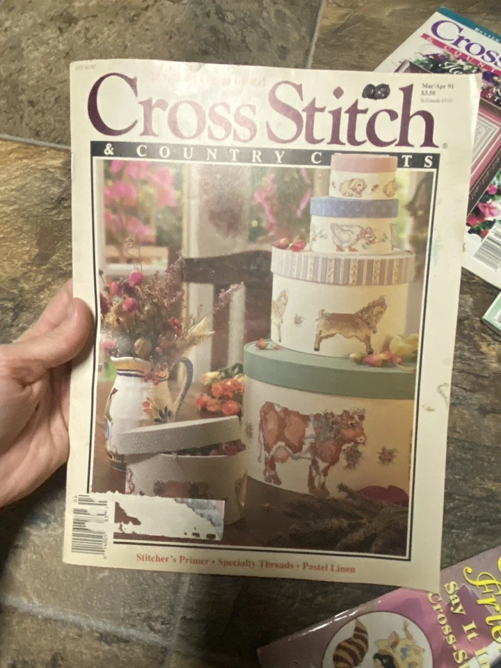 Lot of 5 vintage cross stitch magazines with multiple patterns - Image 2 of 4