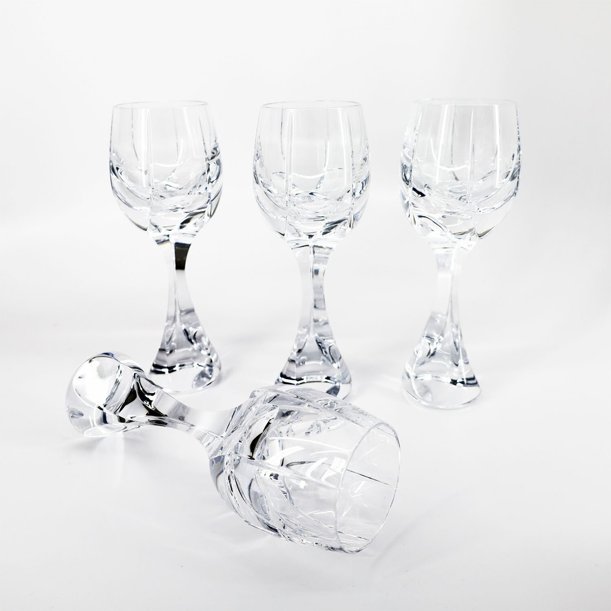 Baccarat Crystal 'Neptune' Claret Wine Goblet Discontinued Baccarat Crystal 'Neptune' Claret Wine Goblet Discontinued