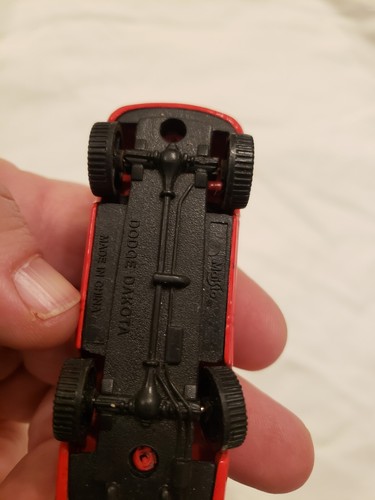 Dodge Dakota Sport Maisto Die Cast Metal Red Truck, 1:64 Scale, Loose Condition. - Picture 13 of 13