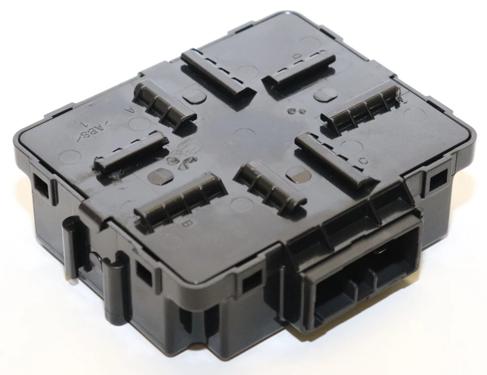 Modulo centralina chiusura centralizzata Kia Ceed CD SW 1.4GDI 95300-M6000 - Immagine 3 di 4