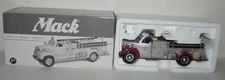 First Gear 1:34 Diecast 1960 Mack B-Model Pumper Engine 012 - 19-0017